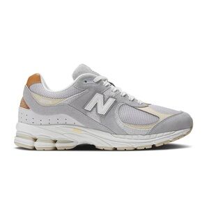 New Balance 2002R Sneaker | Concrete Grey | Size 8 (Mens)